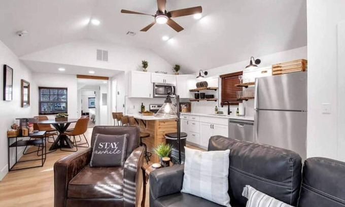 Wichita House | Cozy Delano Cabin: Top-Rated Family-Friendly Retreat