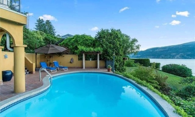Poplar Point House | Inviting 3-Bedroom Retreat with Pool & Spa in Kelowna