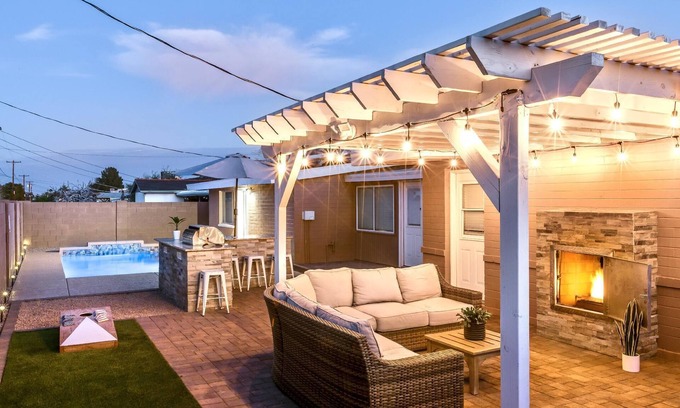 New Papago Parkway House | Family-Friendly Scottsdale Retreat with Pool and Kitchen