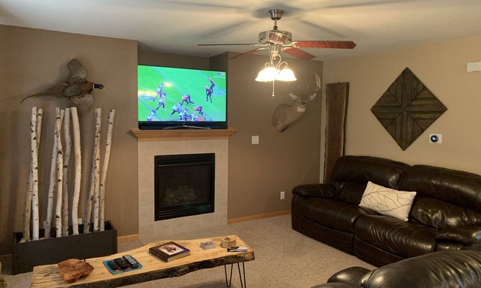 Pleasant Hill House | Peaceful Getaway Near Top Attractions with Spa & Hot Tub