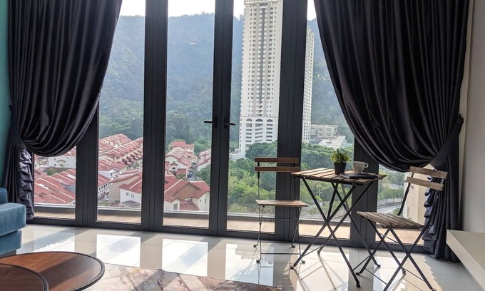 Gelugor Condo | Stylish Abstract Design Home with Pool and Family Amenities
