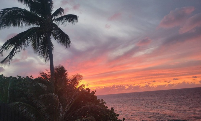 Estate La Vallee House | THIS IS IT! SEAFRONT RETREAT W/BEACH ACCESS & POOL