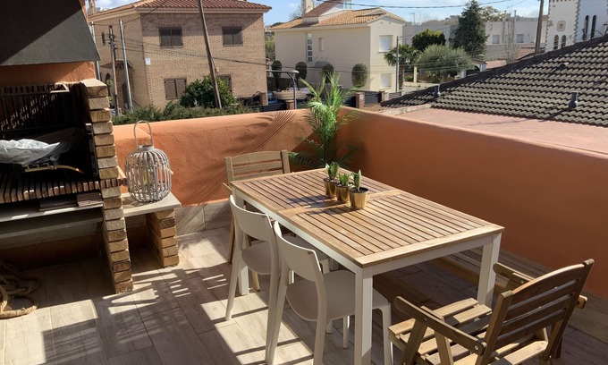 Cambrils Apartment | Oceanfront Retreat: Guest Rated 10/10 with Ocean Views
