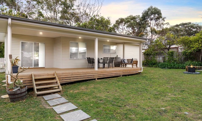 Culburra Beach House | This is Livin' - Fire Pit - 3 Mins Walk to Beach