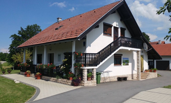Smoljanac House | New 4-Star Apartment Near Plitvice National Park