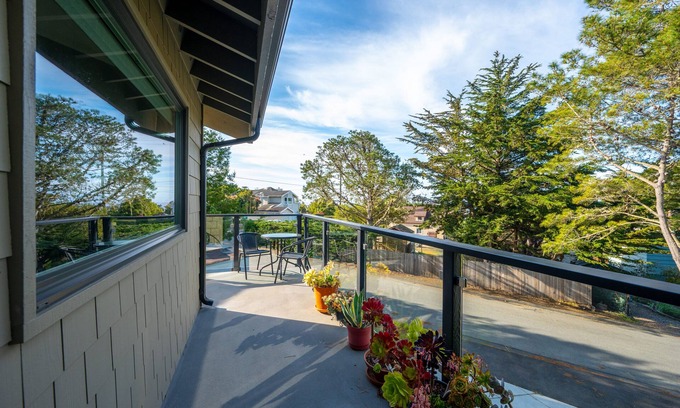 Marine Terrace House | This Newly Renovated 3 bed/2 bath Rental is the Perfect, Lodge Hill Retreat!