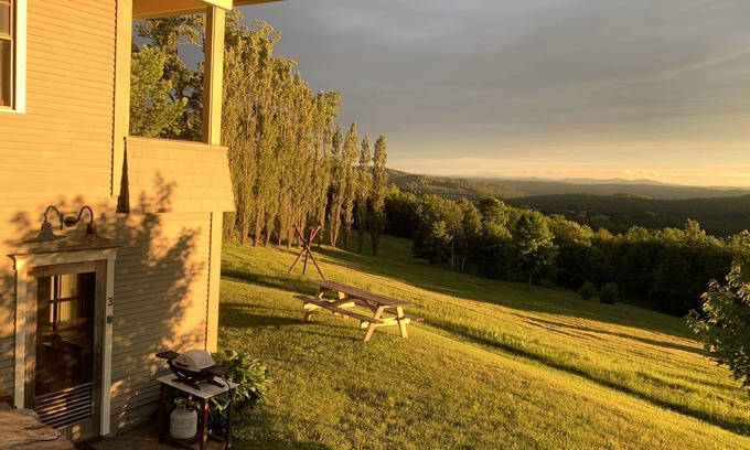Lyndon Center Apartment | Adventure Awaits: Biker, Skier & Artist's Retreat Near Trails