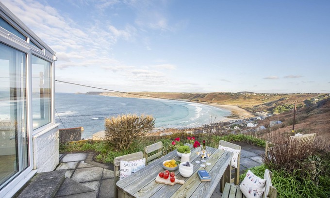Sennen Cove House | Coastal Retreat with Modern Style and Ocean Views