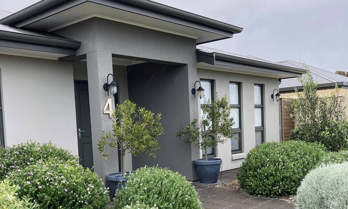 Waterhouse House | Family-Friendly Getaway with Free WIFI and Top Amenities