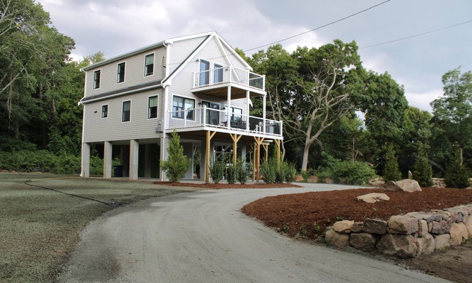 Mattapoisett Center House | Perfect 4 Bedroom Home in Oceanfront Beach Community
