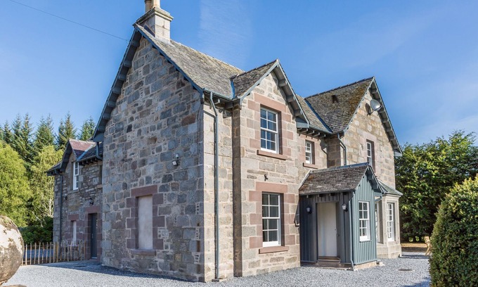 Calvine Apartment | Renovated Farmhouse with Family-Friendly Apartments