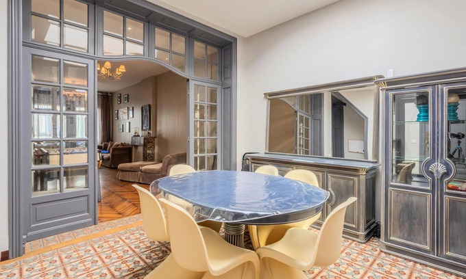 Roubaix House | Stylish Vacation Home in Roubaix with Family-Friendly Amenities