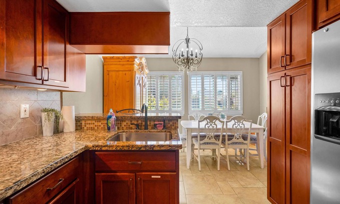 El Paso House | Pet-Friendly Townhouse with Kitchen in El Paso, TX