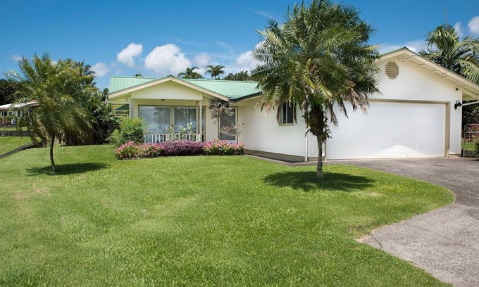 Pepeekeo House | Exclusive Tropical Bungalow with Ocean View & Pool Access