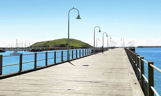 Coffs Harbour Apartment | Experience Mountain Views in a Unique Upper-Level Home