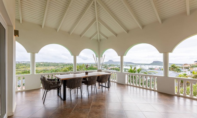 Jan Thiel Villa | Spacious 9-Bedroom Villa with Pool in Willemstad, Curaçao