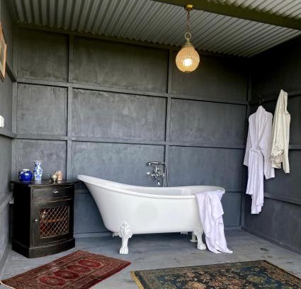 Tauriko House | Inviting Thistle and Pine Cottage Farmstay - Rated 9/10
