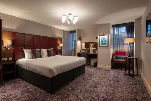 Canterbury Hotel | Thomas Ingoldsby Wetherspoon: Family-Friendly Comfort