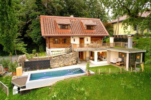 Sankt Johann im Saggautal Villa | Discover Thombauer Hube: Pet-Friendly Oceanfront Retreat