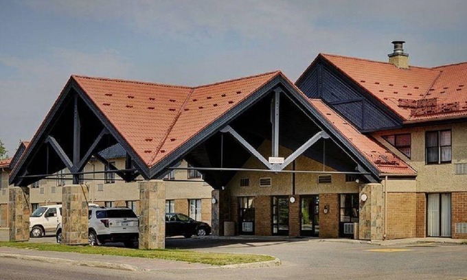 Thompson Hotel | Budget-Friendly Stay at Thompson's Best Value Inn & Suites