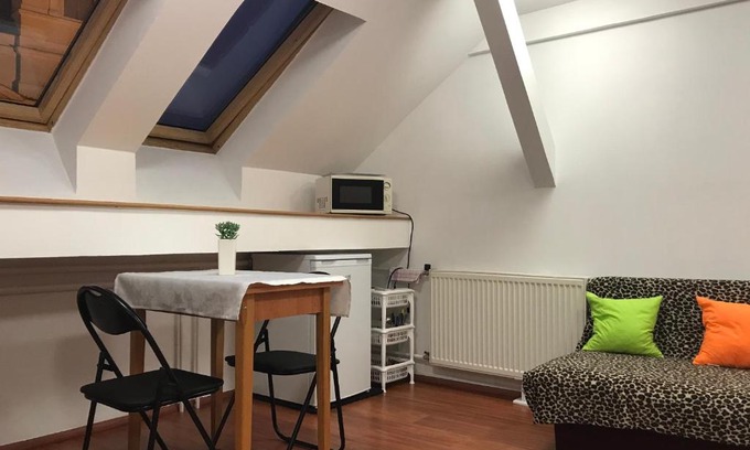 Nyiregyhaza Apartment | Thomylee Apartman: Guest Rated 9/10 & Pet Friendly Retreat