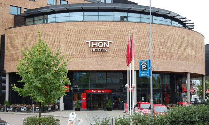 Ski Hotel | Guest-Rated Thon Hotel Ski with Breakfast & Family Amenities