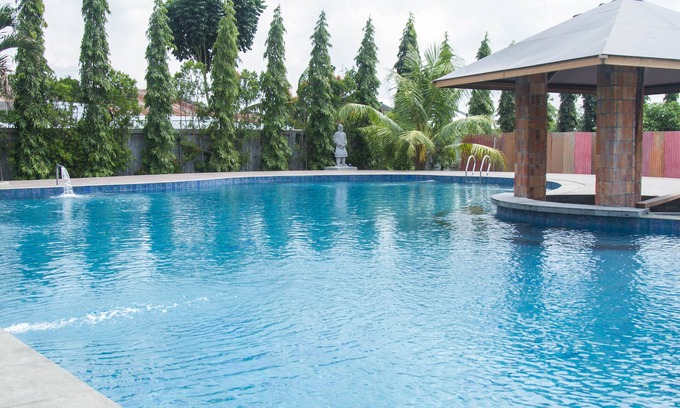 Medan Hotel | Comfortable Stay at Thong's Inn - KNO Kualanamu Hotel
