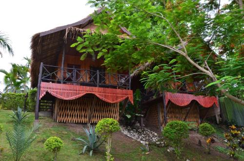 Luang Prabang House | Discover Thongbay Guesthouse: Oceanfront Bliss Awaits