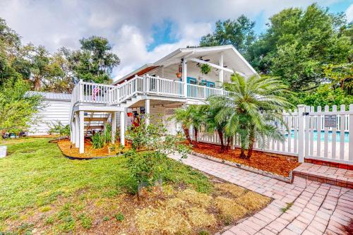 Thonotosassa House | Thonotosassa Sanctuary: Family-friendly Retreat with Pool