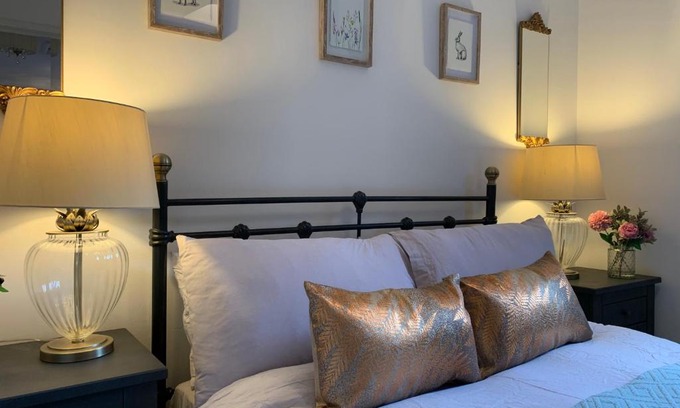 Fen Drayton House | Inviting Thorn House B&B: A 4-Star Guest Favorite