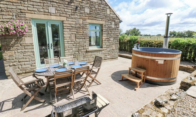 North Bitchburn Cottage | THORNFIELD, pet friendly, character holiday cottage in Evenwood