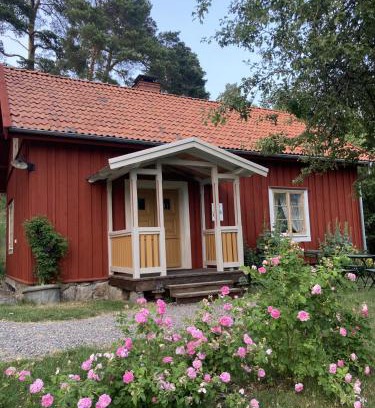 Soderkoping House | Discover Thorstorps Gård B&B: 9/10 Rated Getaway