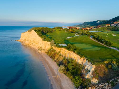 Kavarna Resort | Exclusive Thracian Cliffs Golf & Beach Resort Experience