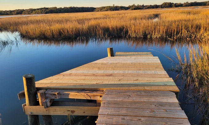 Edisto Island House | Scenic Retreat: Three Acres on the Water for Families