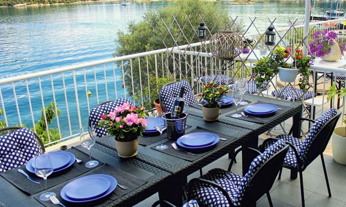 Cove Tri Zala (Zrnovo) Apartment | Beachside Three Bedroom Apartment in Korčula - 10/10 Rating