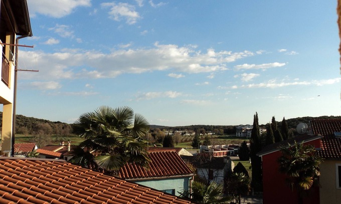 Vrsar Apartment | Cozy Three Bedroom Apartment with Balcony in Vrsar