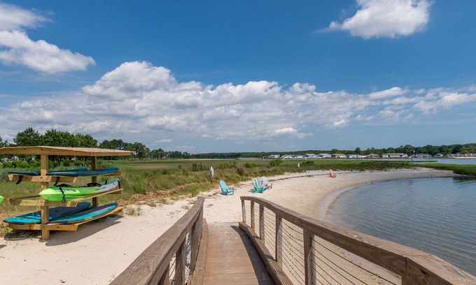 Long Neck Condo | Explore Oceanfront Bliss in The Peninsula: 3 Bedroom Condo