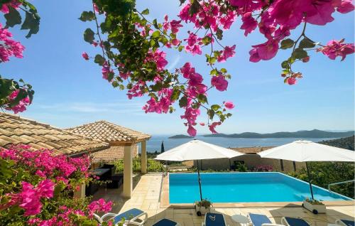 Brsecine House | Beautiful Home in Brsecine with Kitchen & Pool Access