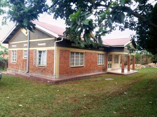 Seeta House | Convenient Three Bedroom House in Seeta Town Mukono