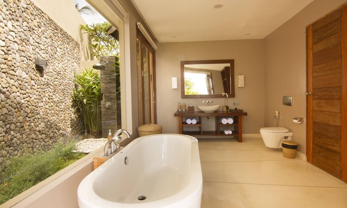 Senggigi Villa | Relaxing Three Bedroom Pool Villa at Mora Royal Villa