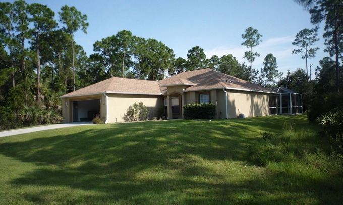 Port Charlotte Villa | Tranquil Three-Bedroom Villa with Pool Near Gulf Coast Beaches