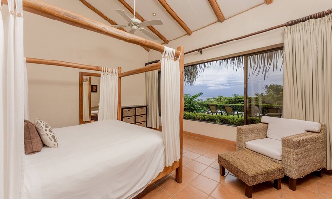 Islita Villa | Family-Friendly Three Bedroom Villa - Cedros with Pool