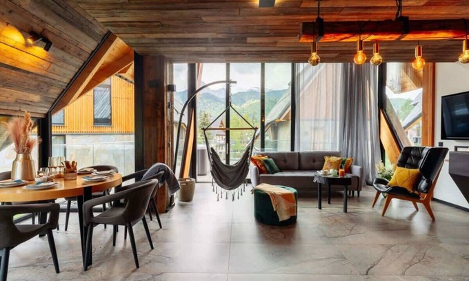 Koscielisko House | Inviting Three-Bedroom Villa with Hot Tub & Spa Amenities