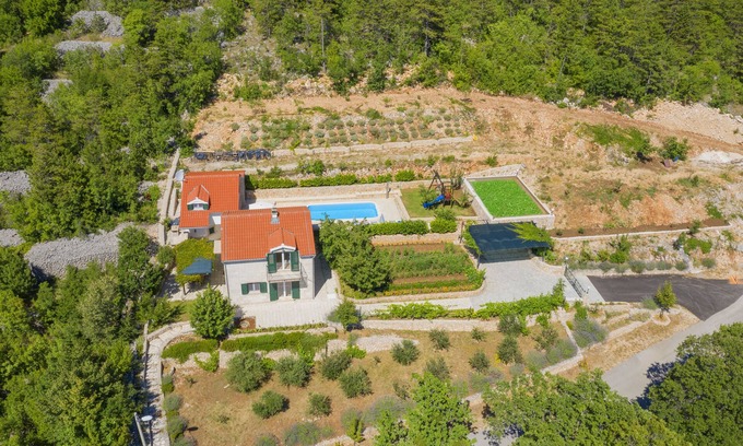 Cista Provo Villa | Three-Bedroom Villa with Private Pool and Ocean View