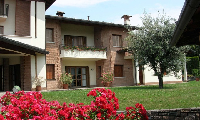 Villa Guardia Bed & Breakfast | Cozy Three-Bedroom Apartment with Spa and Breakfast