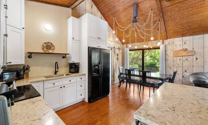 Cedar Key House | Explore Nature and Ocean Views in Our Pet-Friendly Retreat
