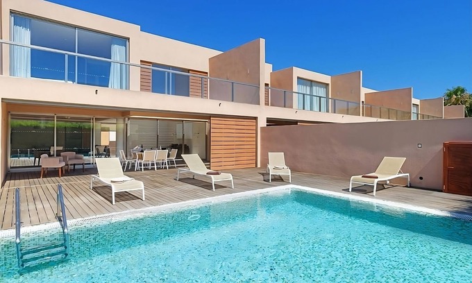 Salgados House | Relaxing 2BR Villas with Private Pools and Full Kitchens