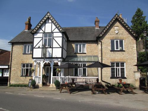 Turvey Bed & Breakfast | Pet-Friendly Three-Cranes: Guest Rated 9/10 with Breakfast