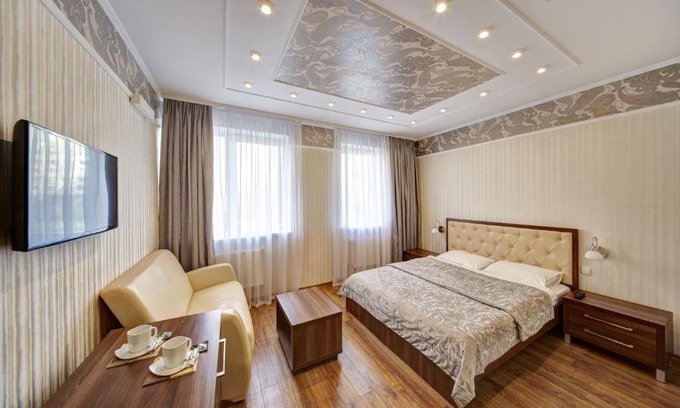 Yavory Hotel | Budget-Friendly Stay at Three Crowns Hotel with Breakfast