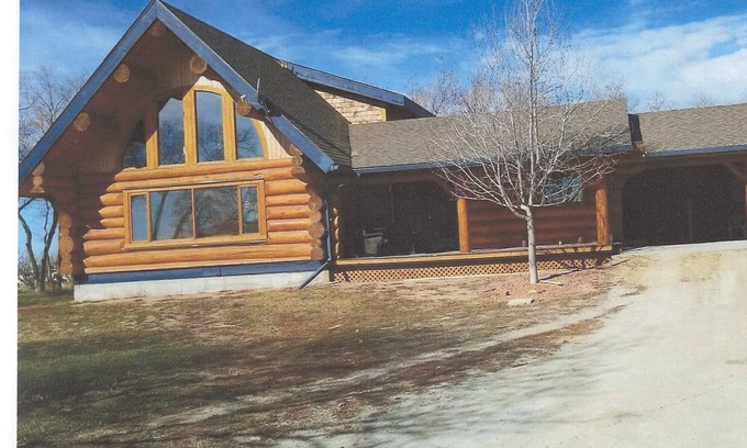 Swift Current House | Enchanting Log Home Retreat on 40 Acre Private Estate